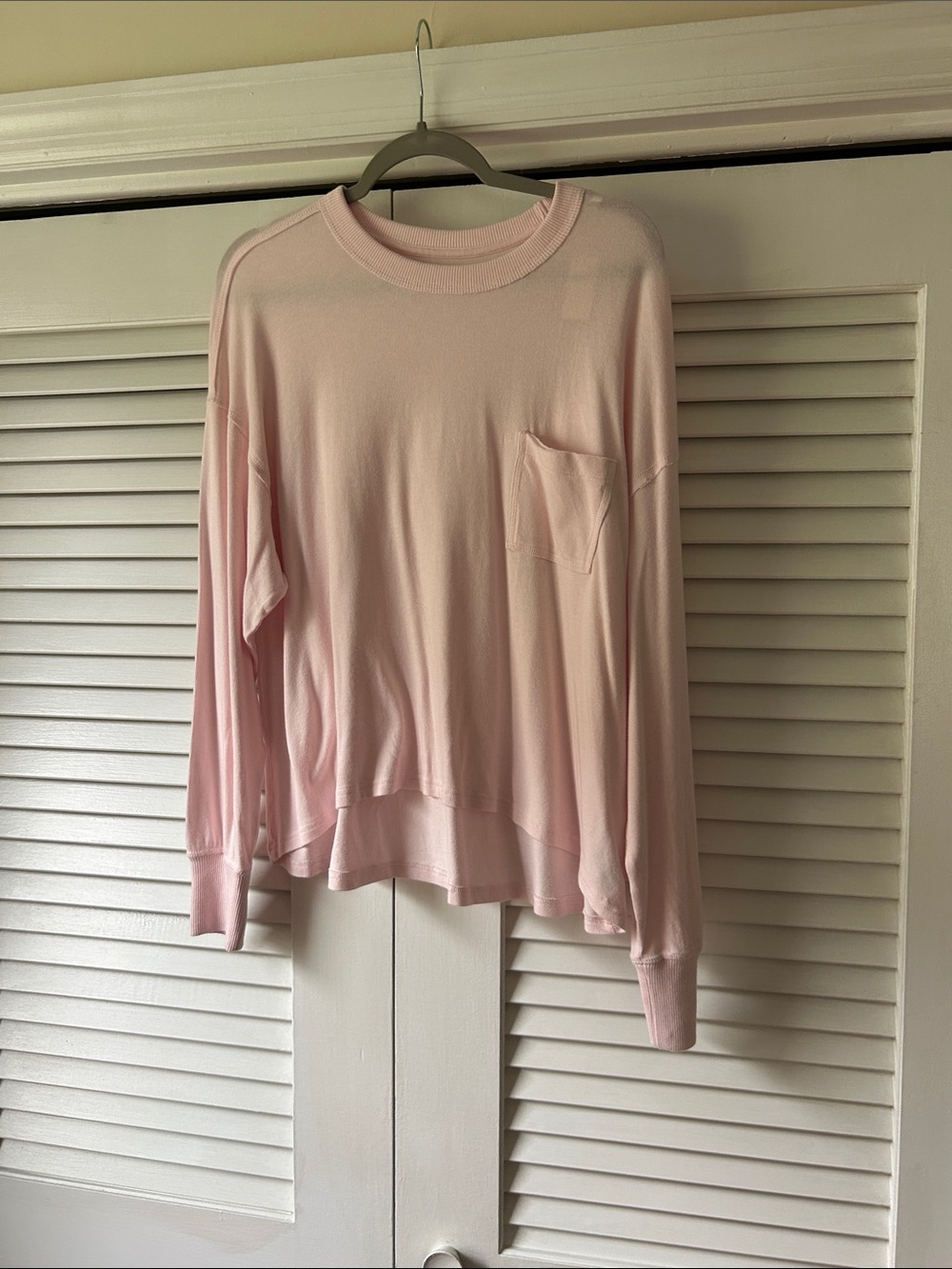 aerie Light Pink Crewneck Long Sleeve Pocket Sweater